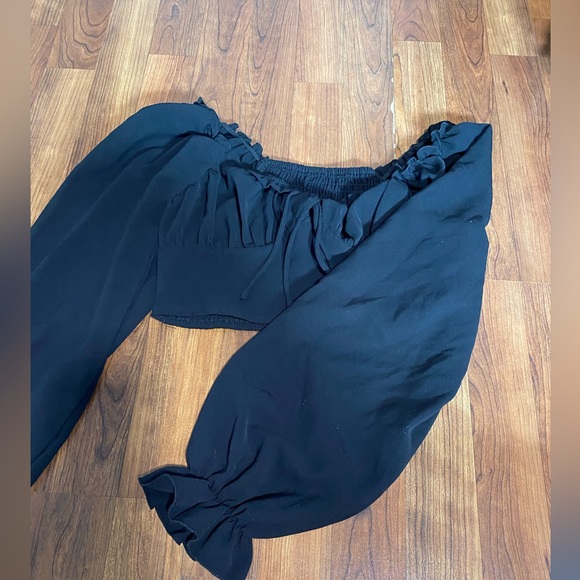 long sleeve crop top - Picture 2 of 3